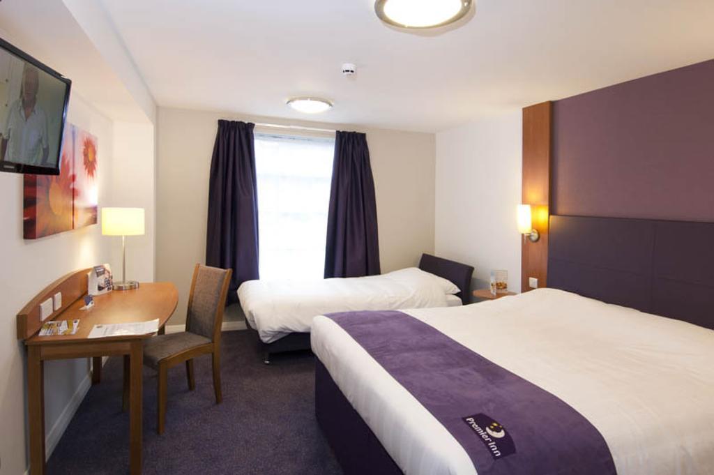 Premier Inn Dundee West Rum bild
