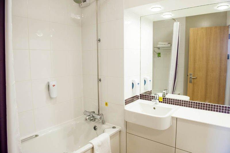 Premier Inn Dundee West Exteriör bild